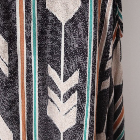 ❌SOLD❌billabong arrow chevron print summer dress - Picture 4 of 7